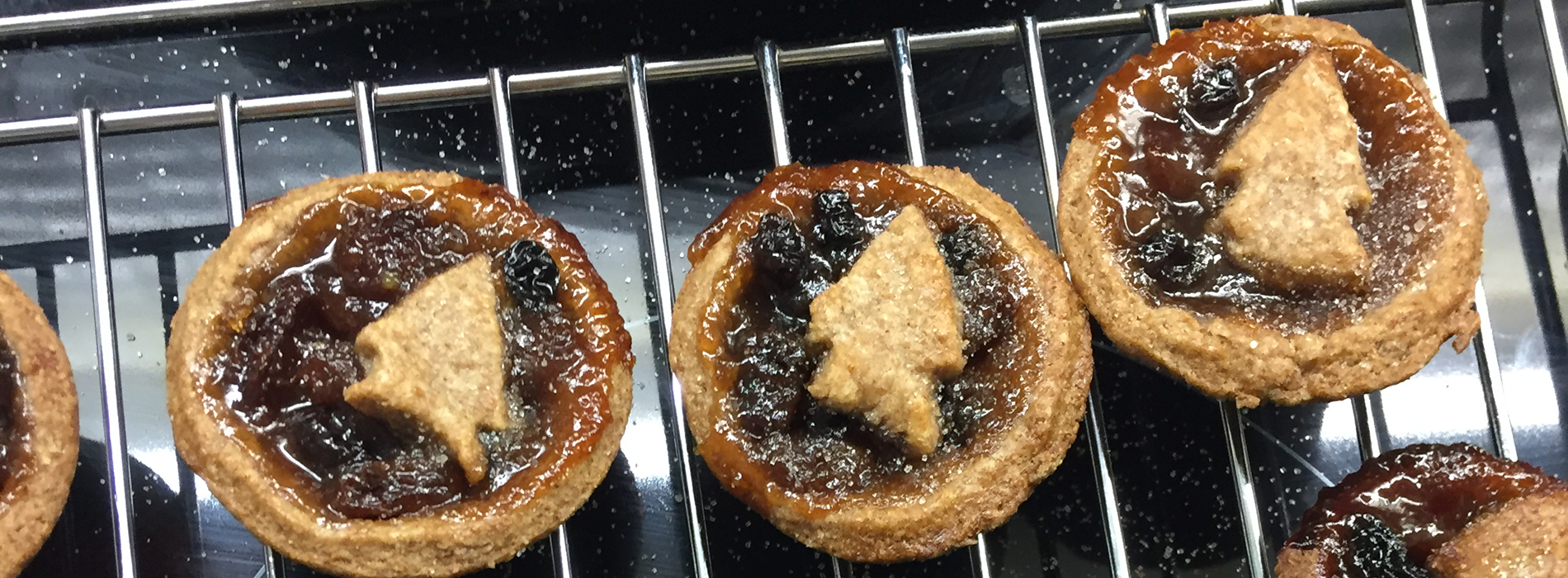 Small wholemeal mince pies